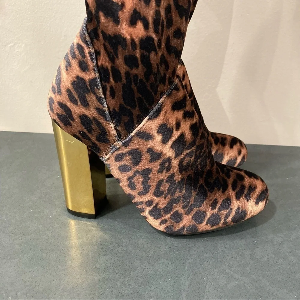 Bamboo sz 5.5 leopard print velvet OTK thigh high boots gold heel